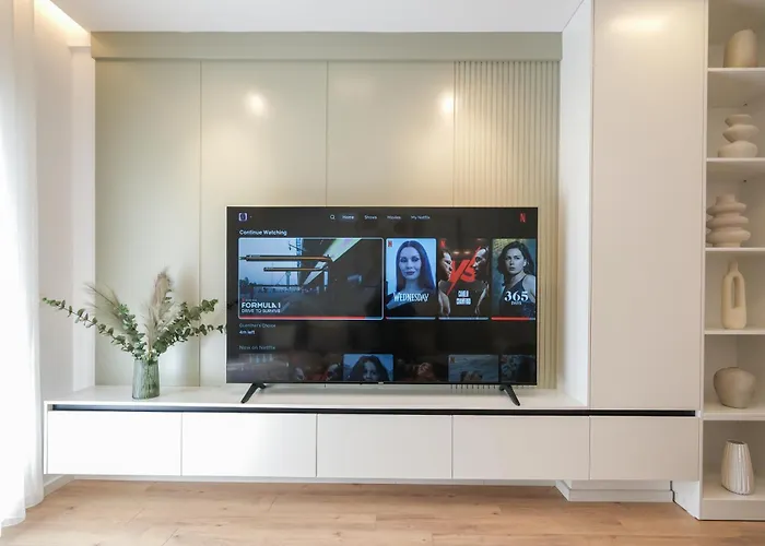 Matisse No25 Luxury 2 Bedrooms With Parking Tirana