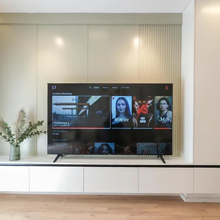 Matisse No25 Luxury 2 Bedrooms With Parking Tirana