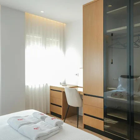 Matisse No25 Luxury 2 Bedrooms With Parking Tirana